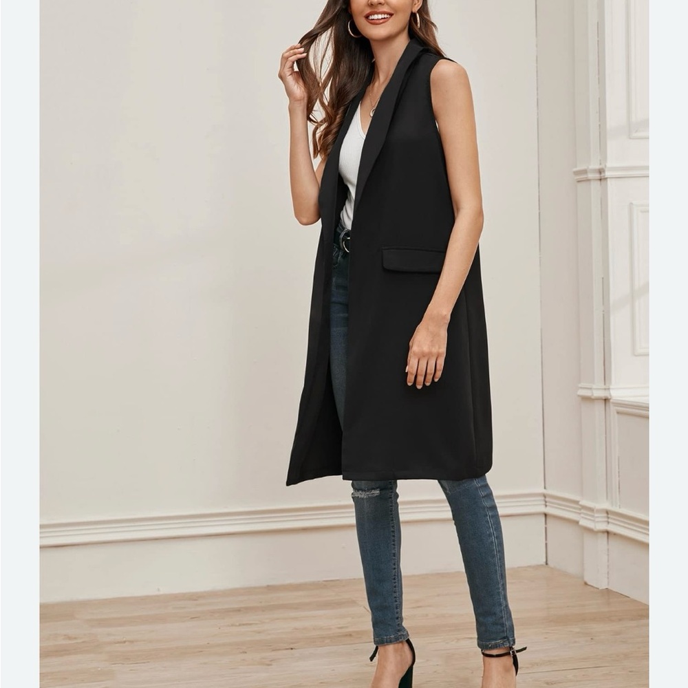 Black Sleeveless Vest for Women